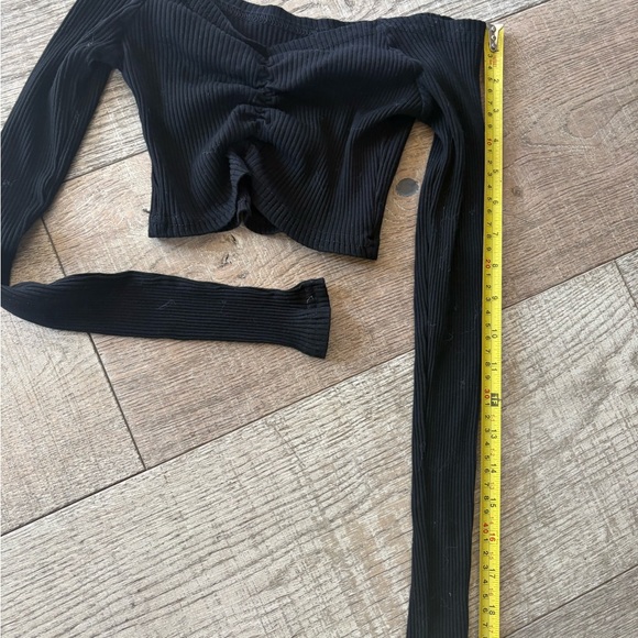 Black Off-Shoulder Ribbed Top - Picture 2 of 4